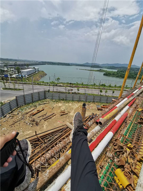 湘潭市作业中发生设备损坏或人员意外，责任怎么划分？