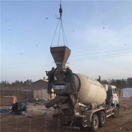 湘潭市“精准瞄准”—— 吊车的 “定位导航” 技术