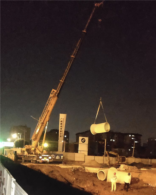 湘潭市“弯臂矫正”—— 吊车的 “形变补偿” 技术