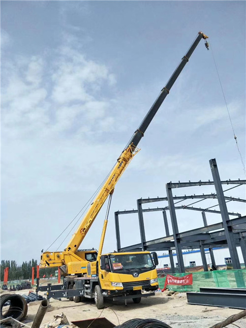 湘潭市超高层建筑钢结构吊装案例